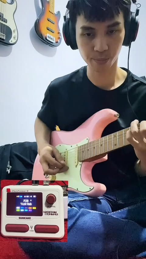 Instagram post by @adot_aldiyana for Tokopedia. Caption reads: Rekaman gitar sekarang gak perlu ribet.
Dengan....