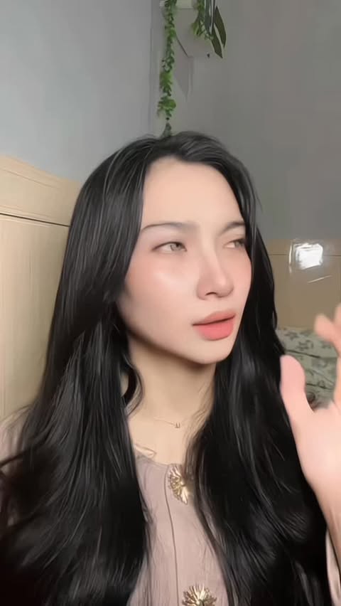 Instagram post by @rissahanaa for Implora. Caption reads: [...] ngopi yang bikin cantik pakai Lip Cream....