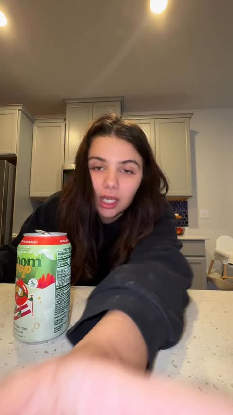 Instagram post by @candacenysm for Bloom Nutrition. Caption reads: What is your favorite soup?! #soup #soupseason....