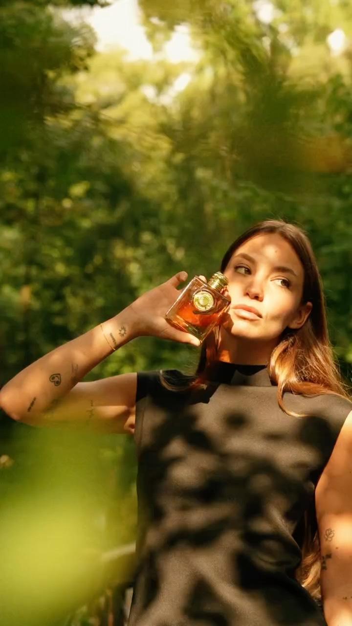 Instagram post by @martina.cabassi for Burberry. Caption reads: Goddes parfum
@burberrybeauty 
@douglasitalia....