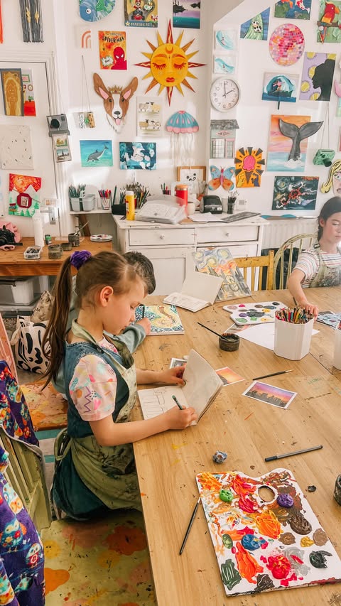Instagram post by @jessiesartshed for Tide. Caption reads: @tidebanking makes it so easy to set up your [...].