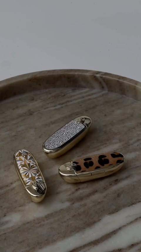 Instagram post by @beaparozzi for Guerlain. Caption reads: A perfect day with my Rouge G lipstick by....