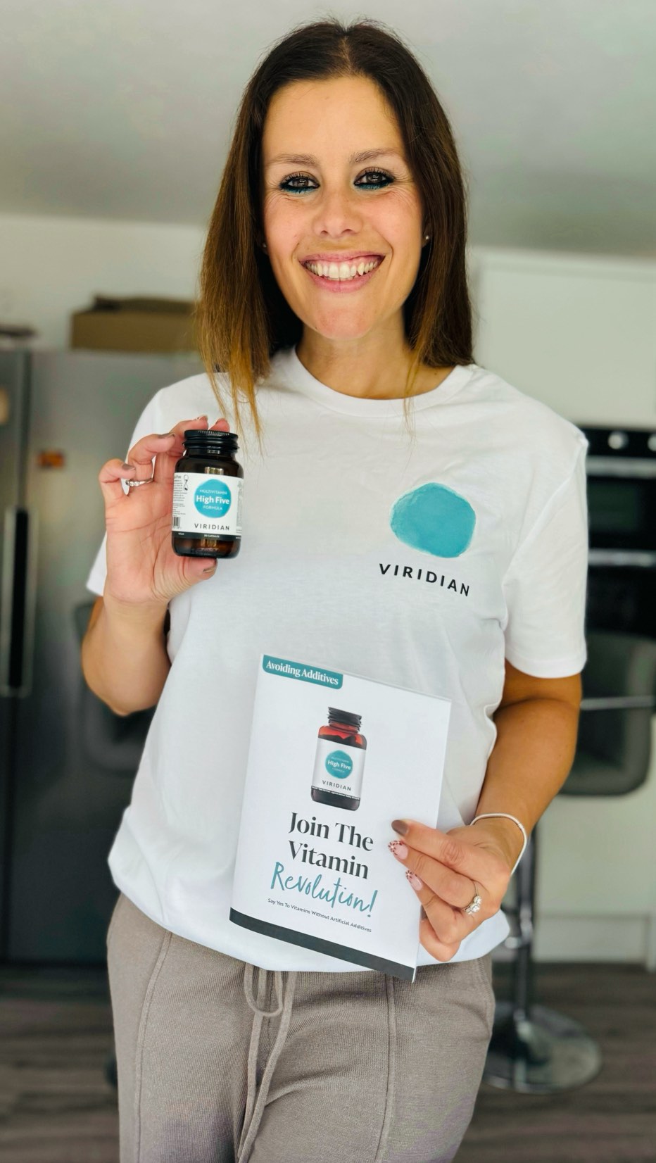 Instagram post by @mamadoitblog for Viridian Nutrition. Caption reads: [...] to clean, effective nutrition with....