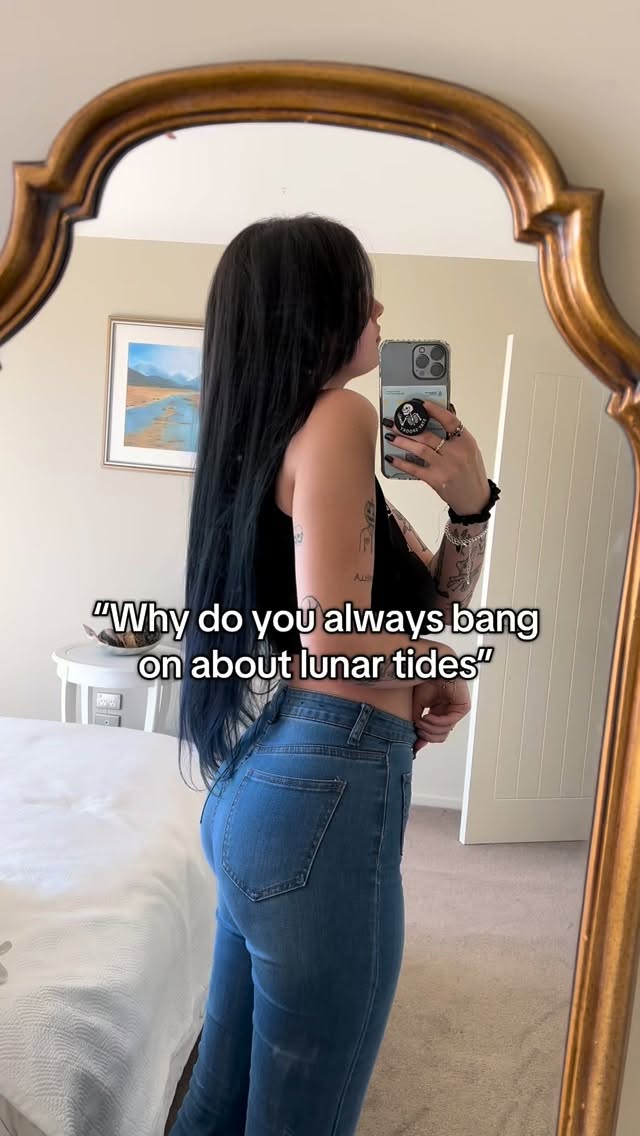 Instagram post by @jess_snellx for Lunar Tides Hair Colors. Caption reads: Use code SHEGO @lunartideshair in colour juniper....