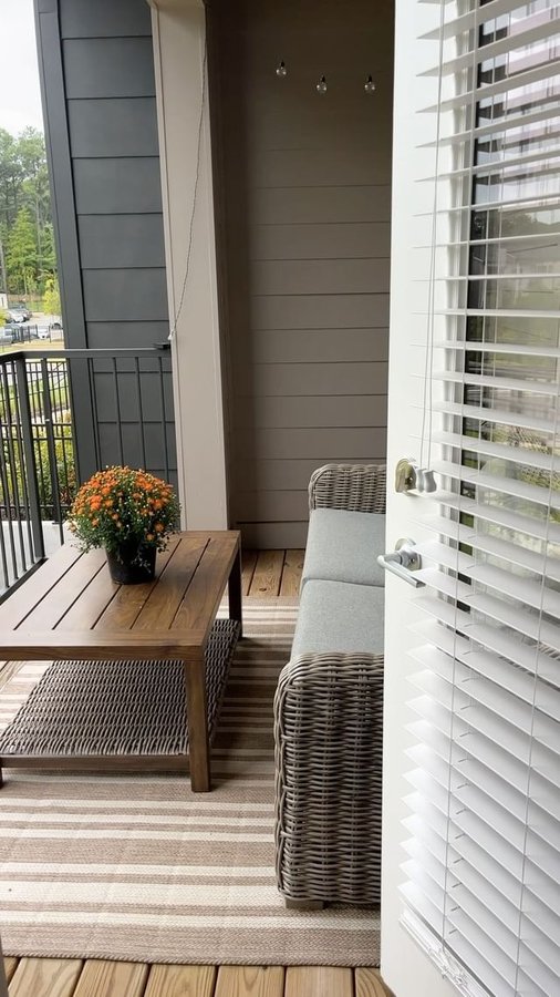 Instagram post by @emmareneevaughn for BLACK+DECKER. Caption reads: [...] made easy thanks to the BLACK+DECKER®....