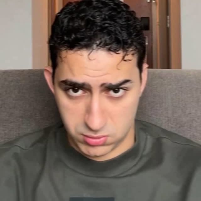 Instagram post by @eyadelmogy for Gillette. Caption reads: فداك دقني ياعم الناس..
أول حلاقة، أول نصيحة، وأول....