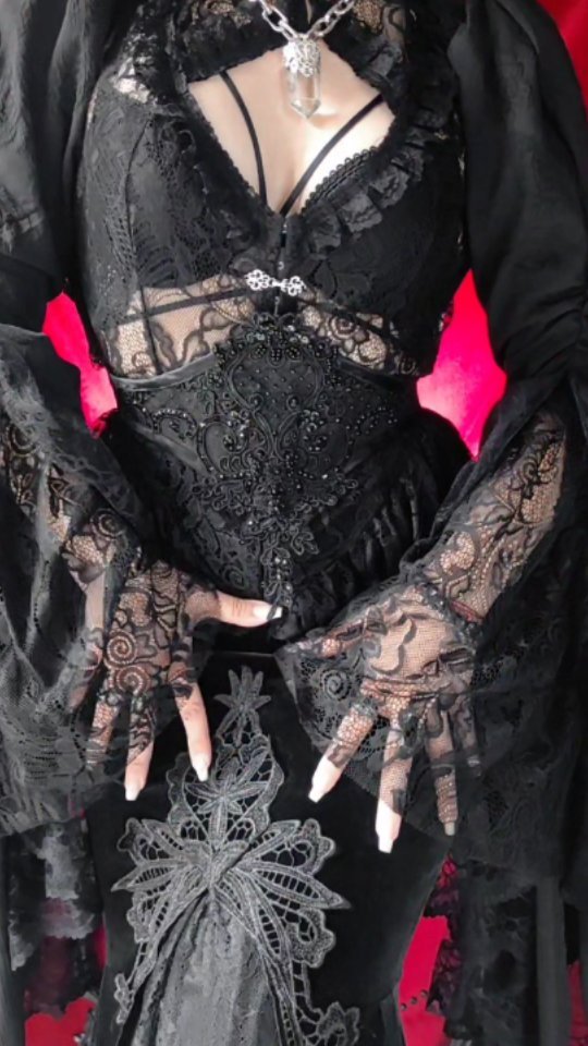 Instagram post by @hekate_nocturnal for Punkdesign Shop. Caption reads: [...] @nocturnalgardenatelier
🌹Skirt:....