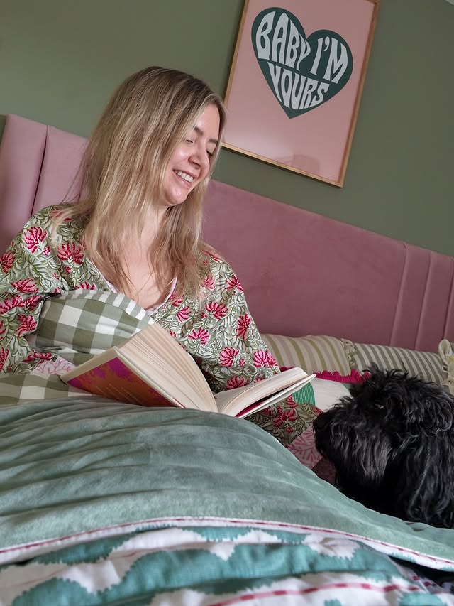 Instagram post by @georgiascolourfulcottage for Sonno Beds. Caption reads: #ad | Official review from the most important....