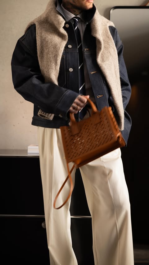 Instagram post by @moritz.taylor for Olymp. Caption reads: Like back in the days. 👔
@olympmen 
Anzeige |....