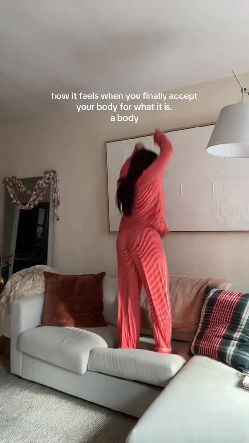 Instagram post by @hopeannwilliams for Aerie. Caption reads: life gets a whole lot better when you stop caring....