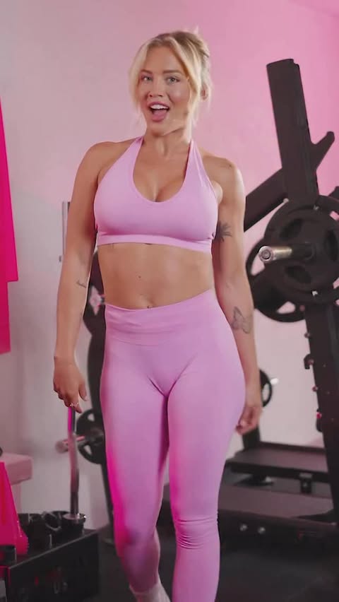 Instagram post by @tammyhembrow for Tinder. Caption reads: [...] those opening lines just in time for a....