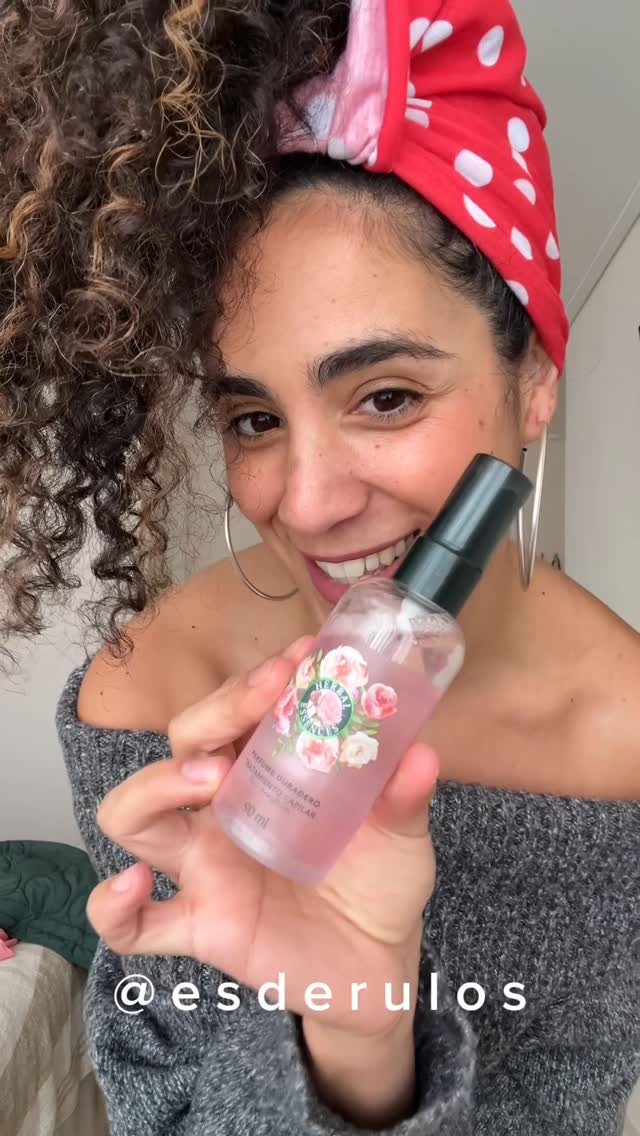 Instagram post by @esderulos for Herbal Essences LA. Caption reads: ¿Conocías un producto así?

Este tratamiento....