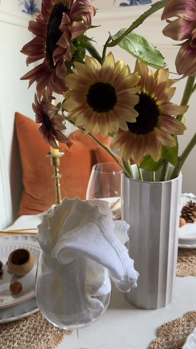 Instagram post by @cozyinchicago_ for Lenox. Caption reads: [...] hosting season!! I’m partnering with @lenox....