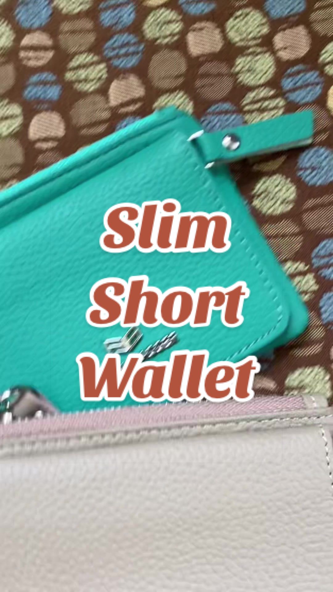 TikTok post by @mama5.finds for Royal Bagger. Caption reads: [...] #RFIDWallet #CreditcardWallet @ROYAL BAGGER....