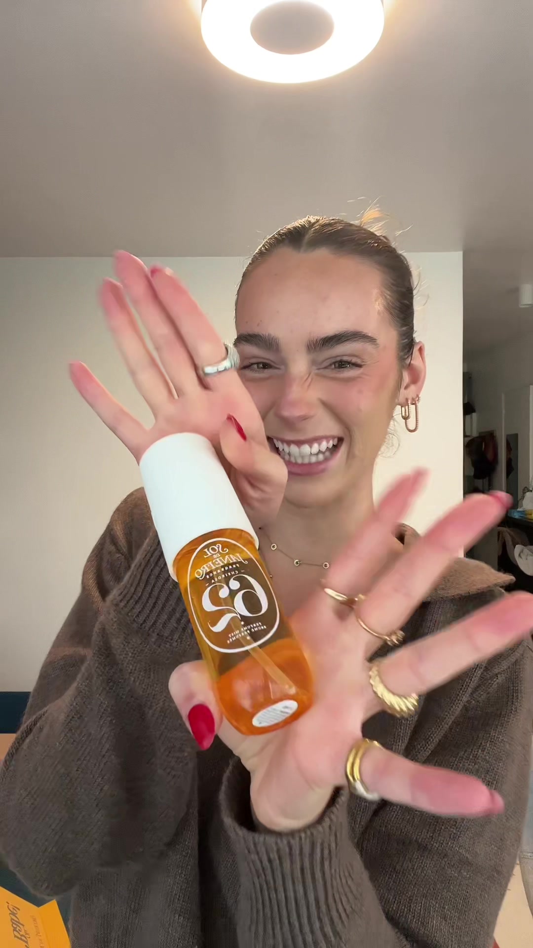 TikTok post by @oceanepedrosa_ for Sol de Janeiro. Caption reads: @Sol de Janeiro Inc Lov u 🫶🏼🫶🏼....