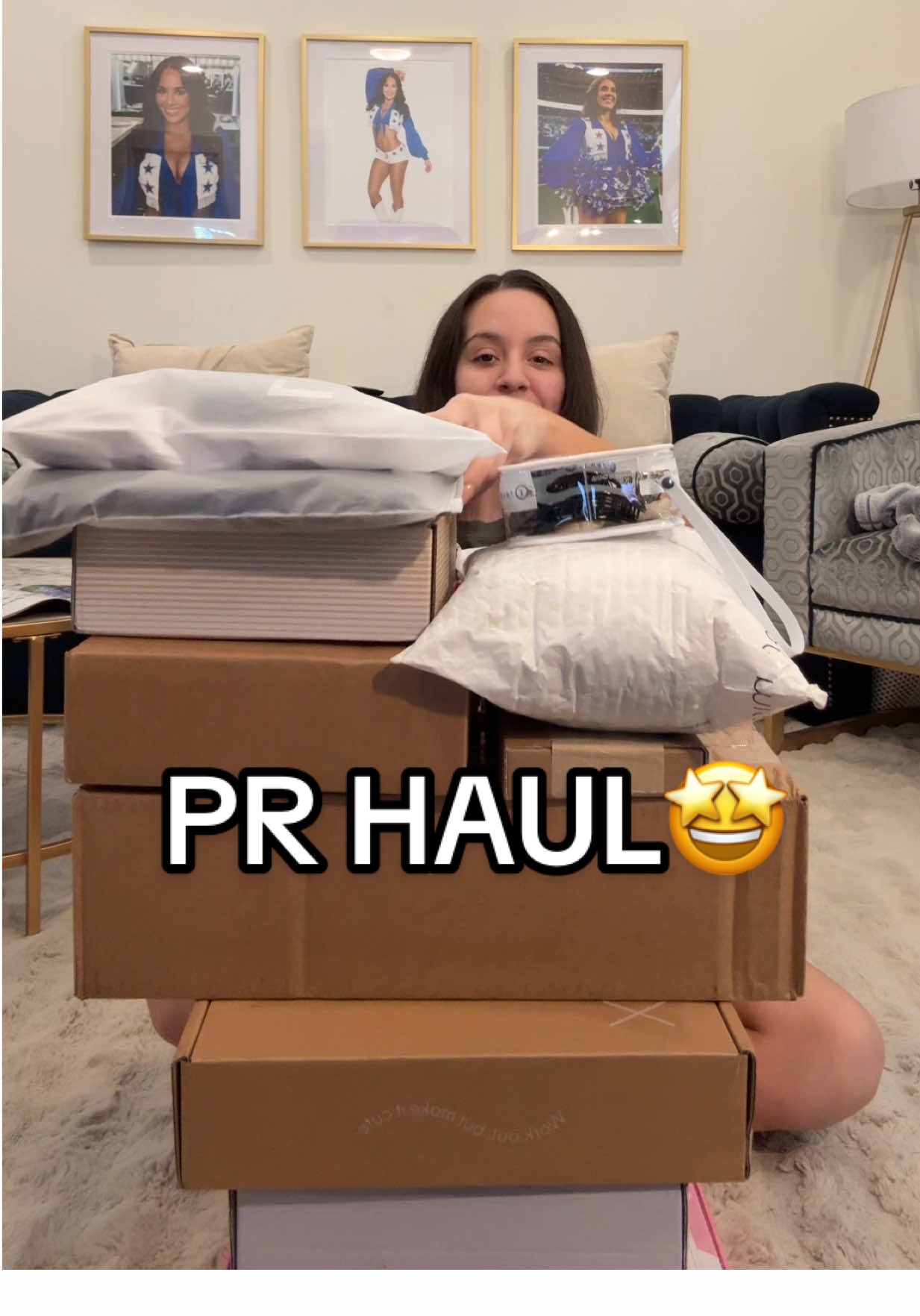 TikTok post by @julissa.garcia_ for TELETIES. Caption reads: [...] @DIBSBEAUTY @Kosas @Smashbox Cosmetics....