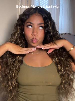 TikTok post by @theknown.seli for Recool Hair. Caption reads: [...] So convenient for a quick grwm 💋....