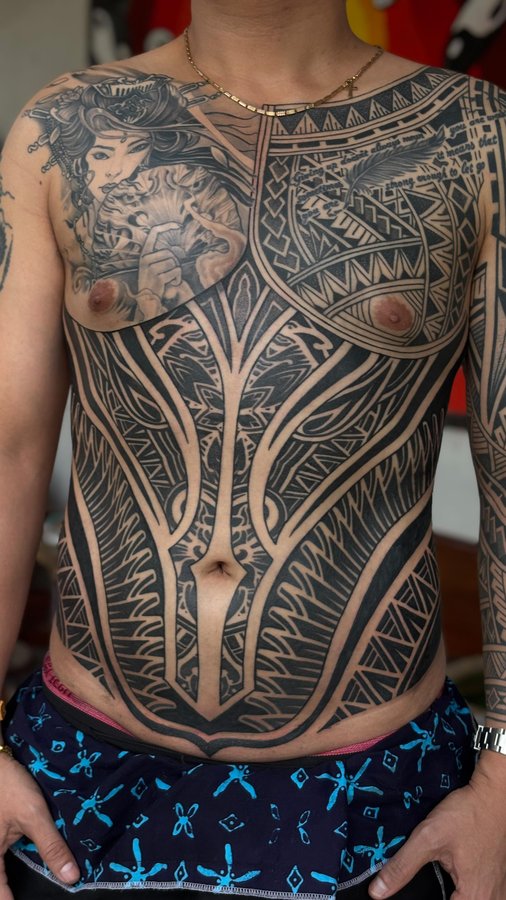 Instagram post by @inklabtattoomachine for EZ Tattoo Supply. Caption reads: I been using this combo for a while and i really....