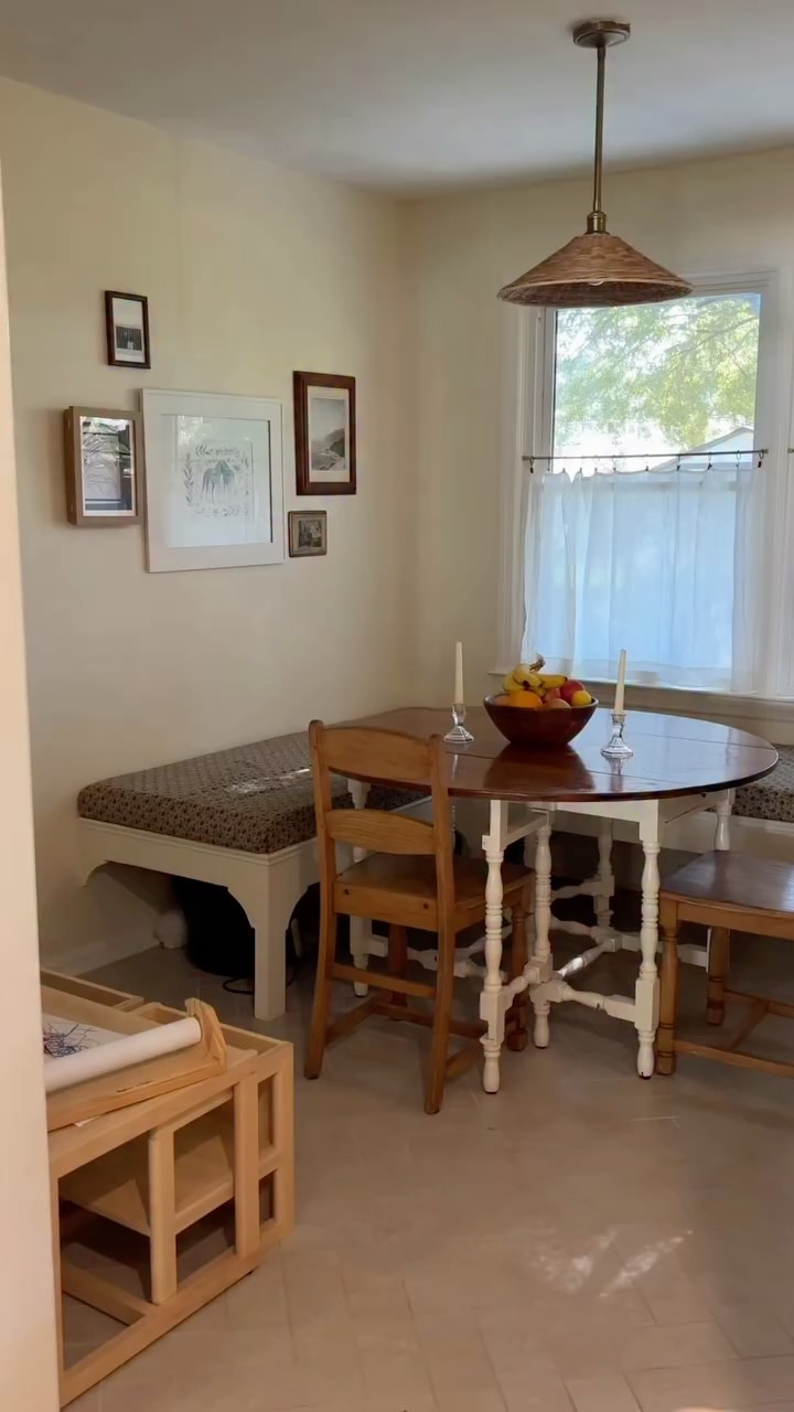 Instagram post by @amandasdemelo for Piccalio. Caption reads: [...] being really smart with our space. @piccalio....