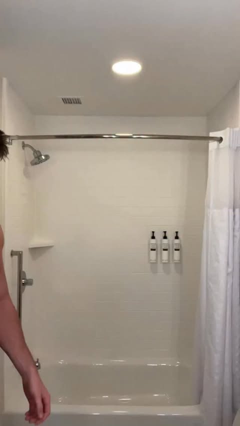 Instagram post by @pilotpete.fly for Equinox. Caption reads: [...] 🌭 Nothing better than having @equinox....