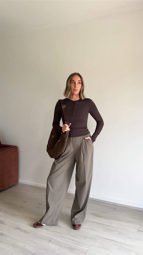 Instagram post by @lindseysharlassian for lululemon. Caption reads: These @lululemonausnz trousers are quite possibly....