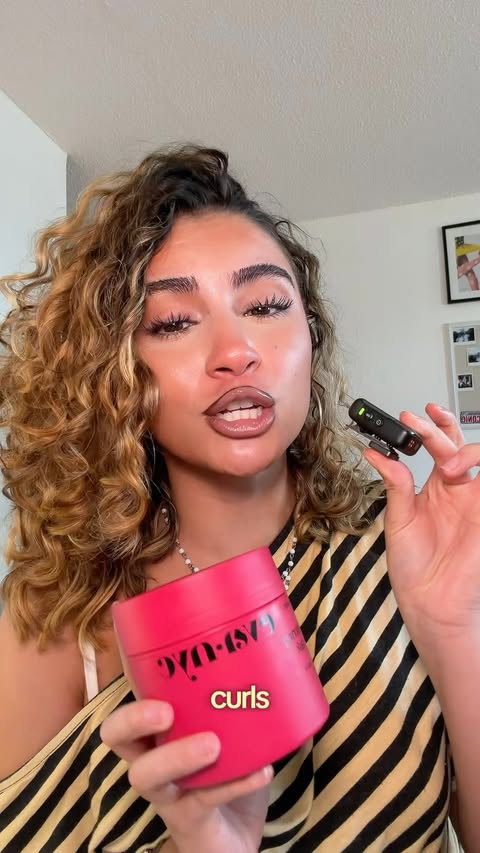 Instagram post by @alexis.lindseyyy for Eva NYC. Caption reads: [...] to therapy with @evahairnyc....