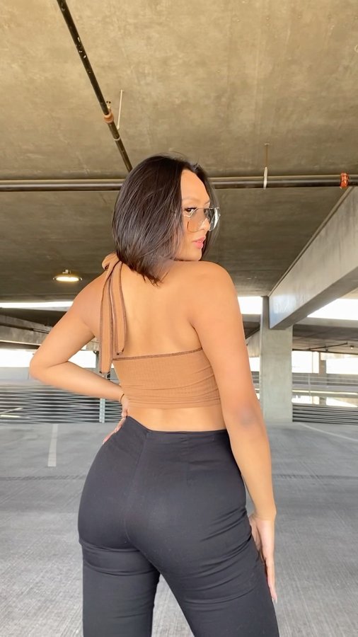 Instagram post by @alyssagutierrrez for rue21. Caption reads: When the sunglasses complete the outfit >>> @rue21....