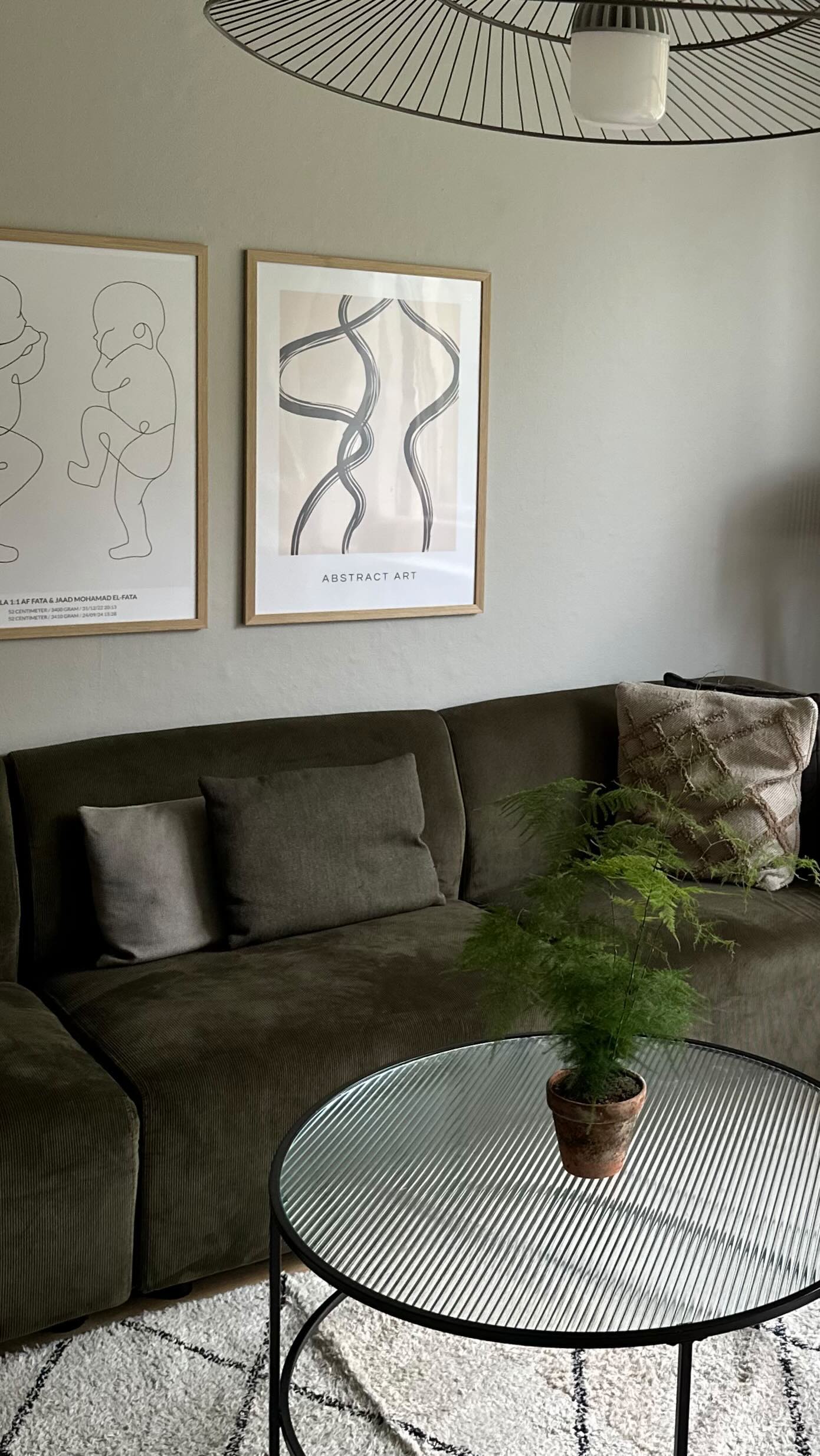 Instagram post by @nivinekweik for Optimalprint. Caption reads: Advertisement @optimalprint // Turn home into safe....