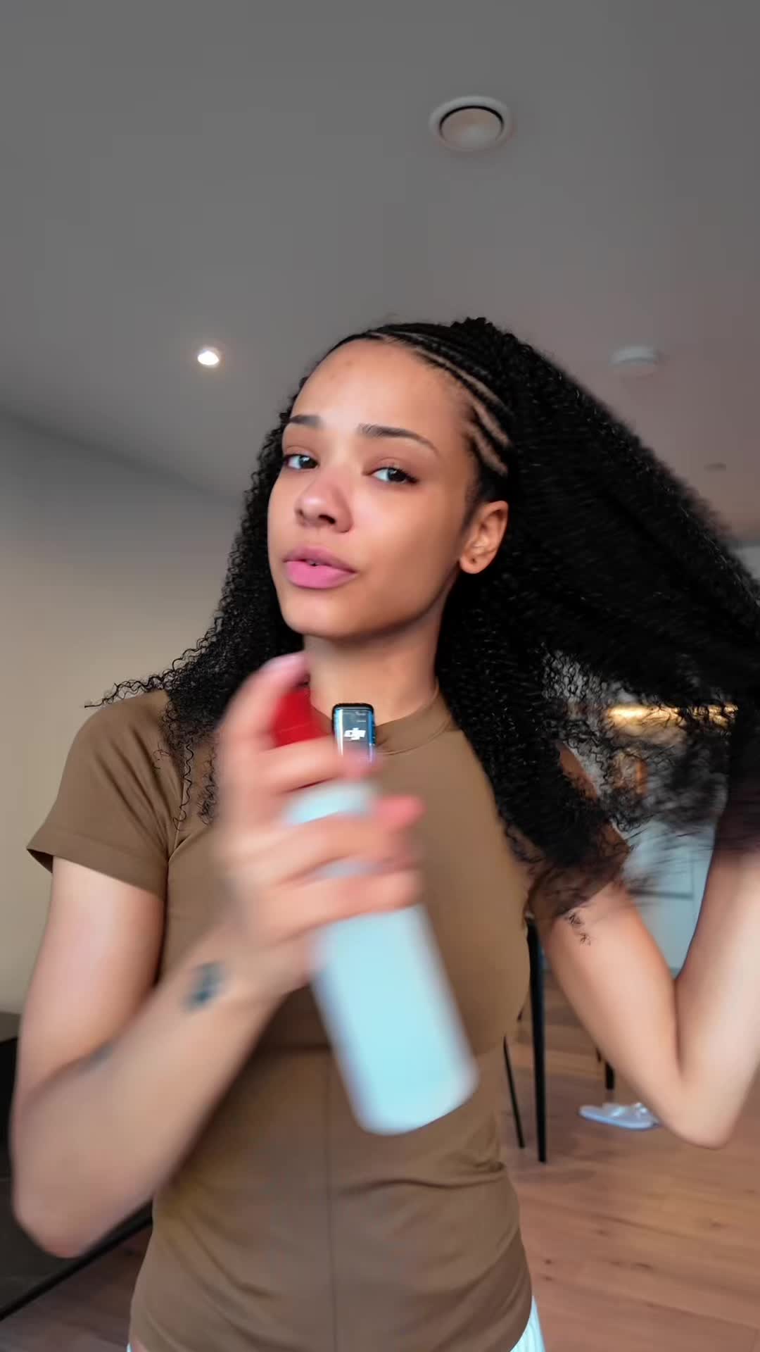 TikTok post by @levaeh03 for OQ HAIR WIG. Caption reads: Quick and easy @OQ HAIR WIG #halfwig #hair....