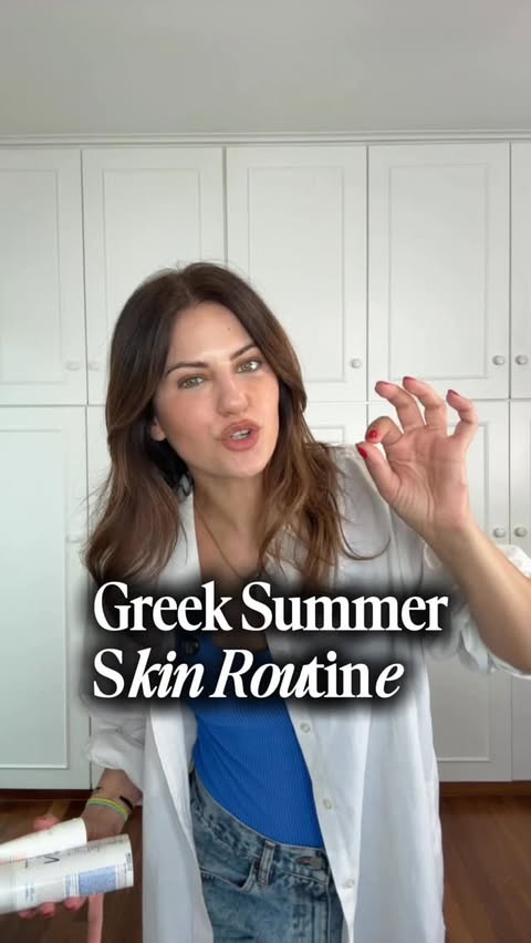 Instagram post by @souzana for KORRES. Caption reads: [...] Ήξερες ότι η σειρά SUNCARE Yoghurt της....