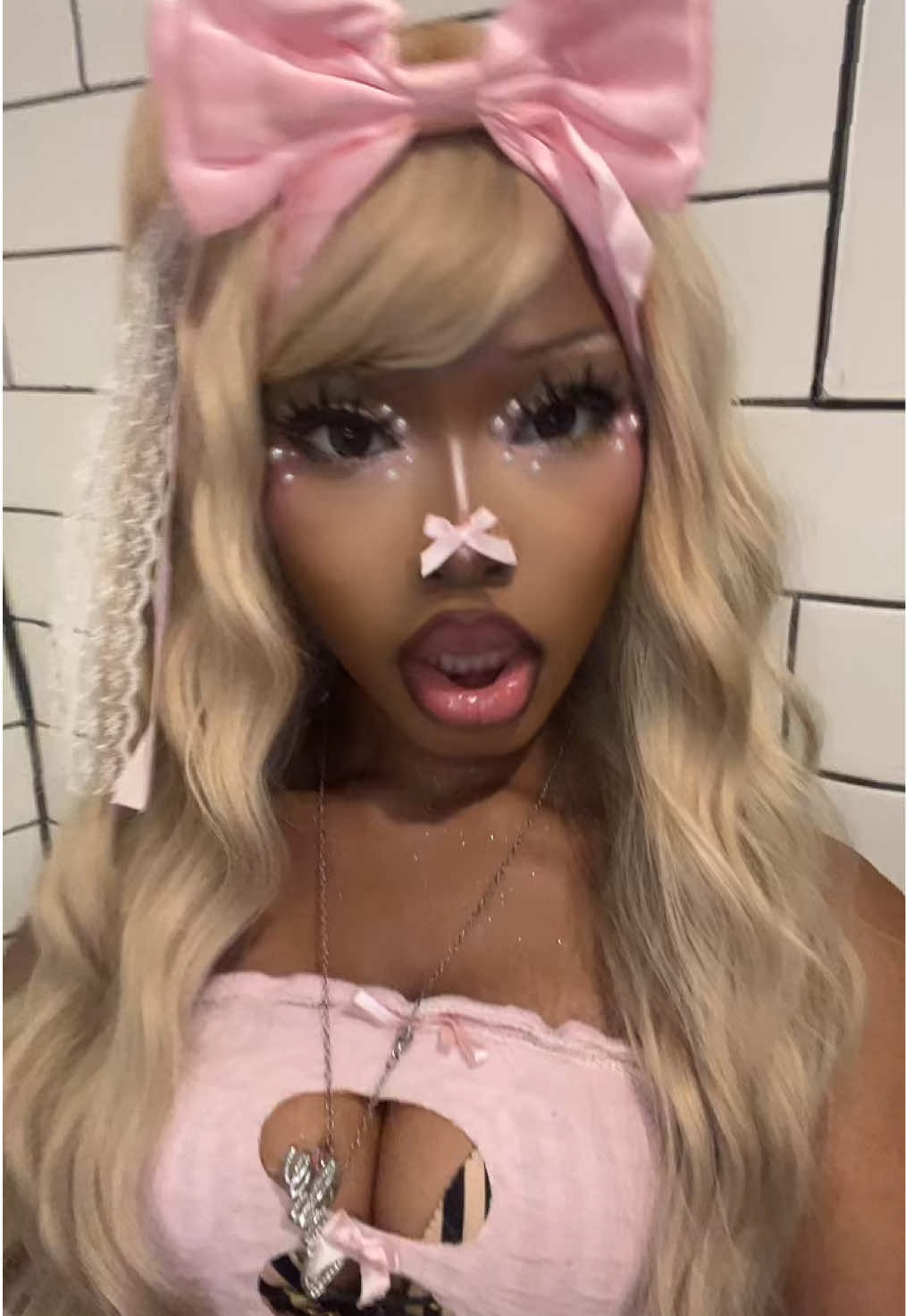 TikTok post by @_s6rren for Eyemoody. Caption reads: contacts from @Eyemoody Colored Contacts in Dolly....