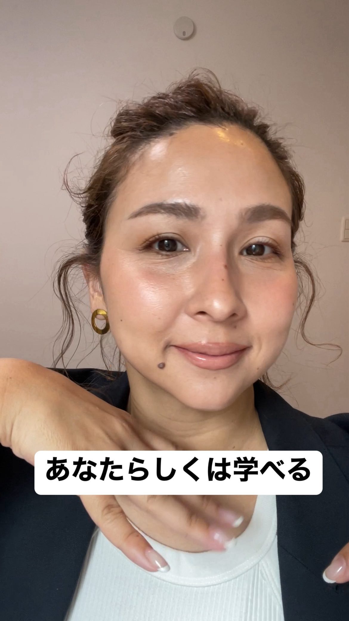 Instagram post by @ayavanessa for エトヴォス(ETVOS). Caption reads: あなたらしくは学べる。

"All you need is....