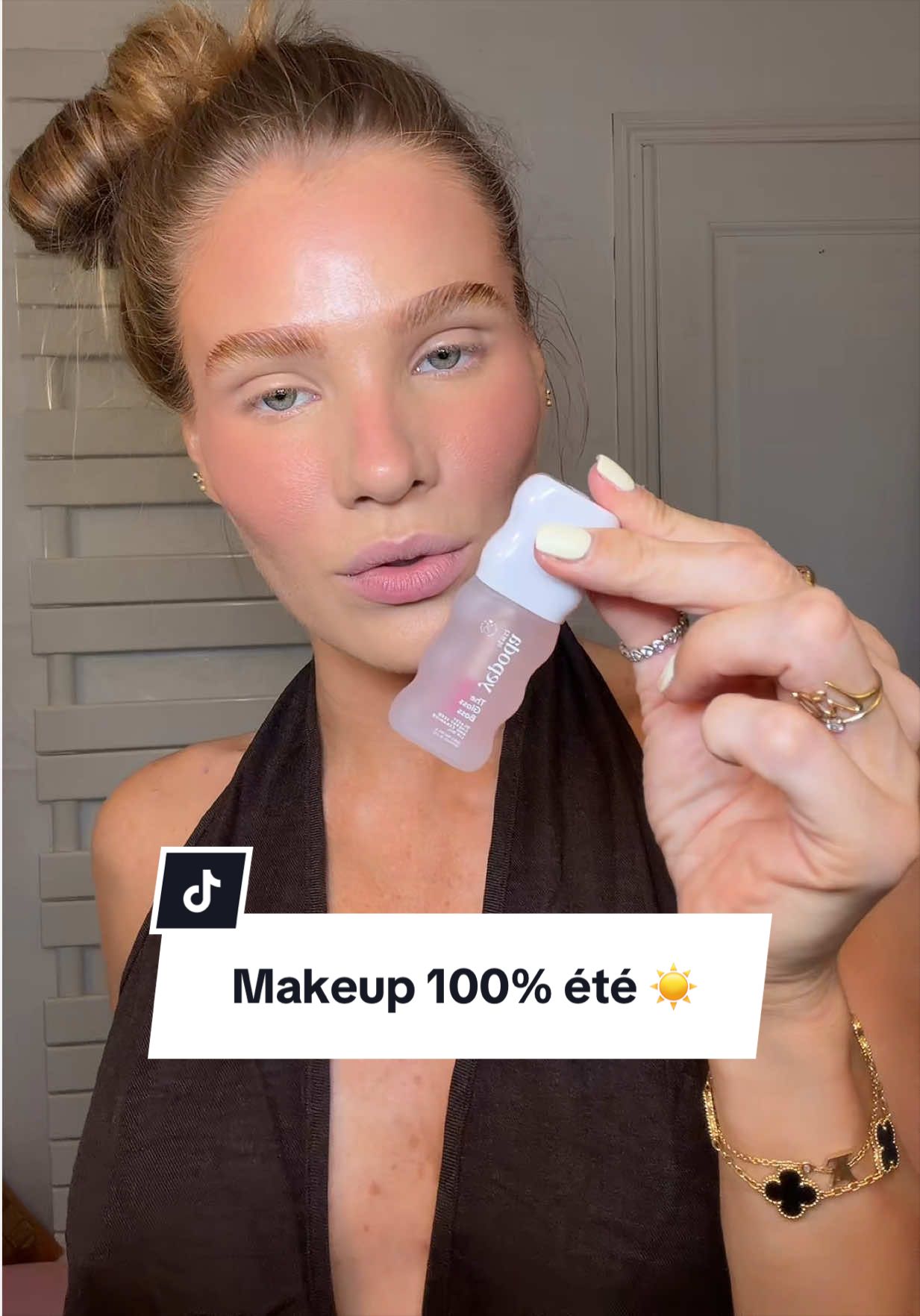 TikTok post by @alicelimperatrice for Yepoda. Caption reads: [...] Make up 100% été avec les produits @Yepoda....