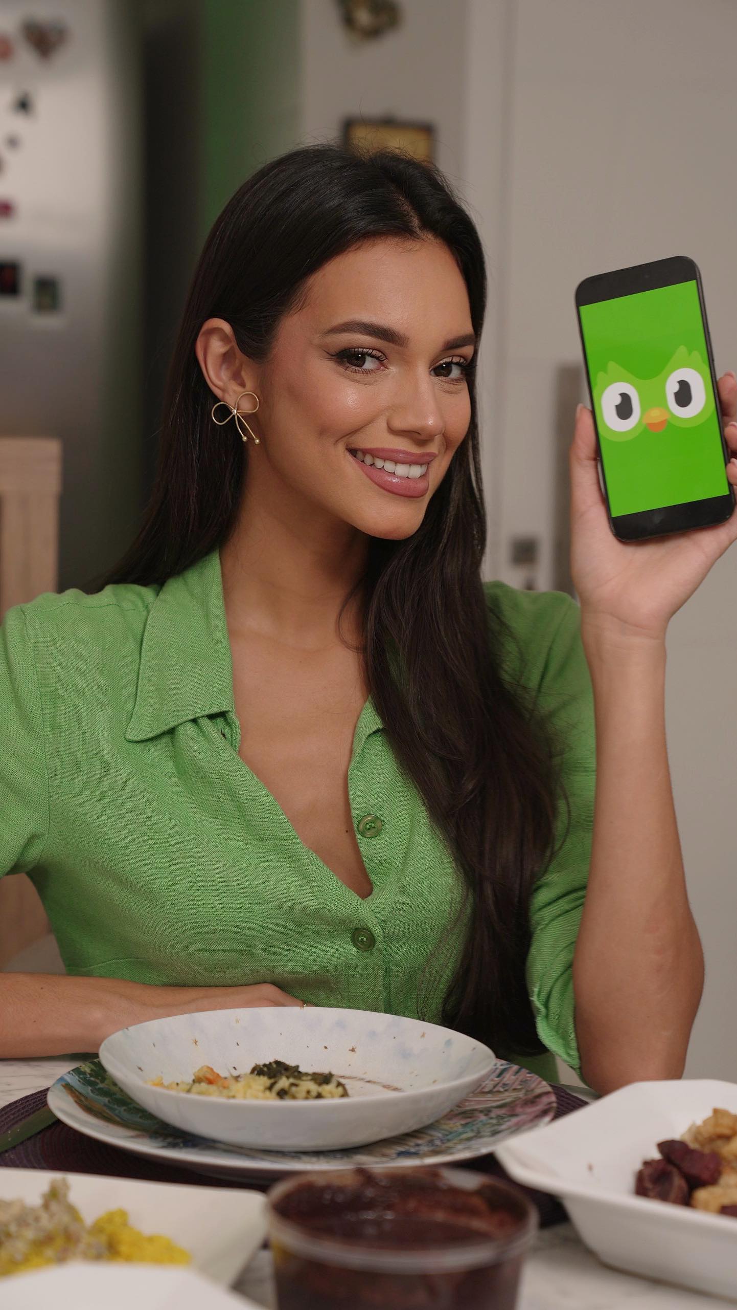 Instagram post by @alane for Duolingo. Caption reads: Ai gente! O Duo tava lá em Belém e me enviou um....