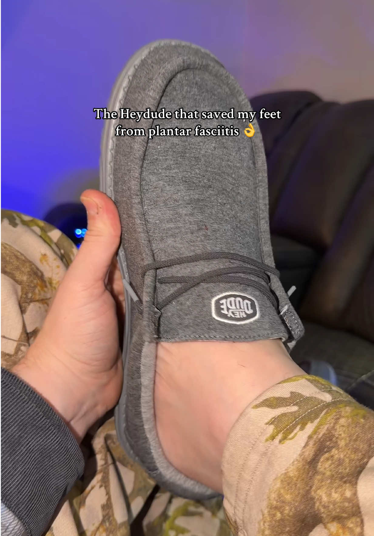 TikTok post by @la_2.01 for HEYDUDE shoes. Caption reads: Wally stretch jersey heydudes @HeyDude .