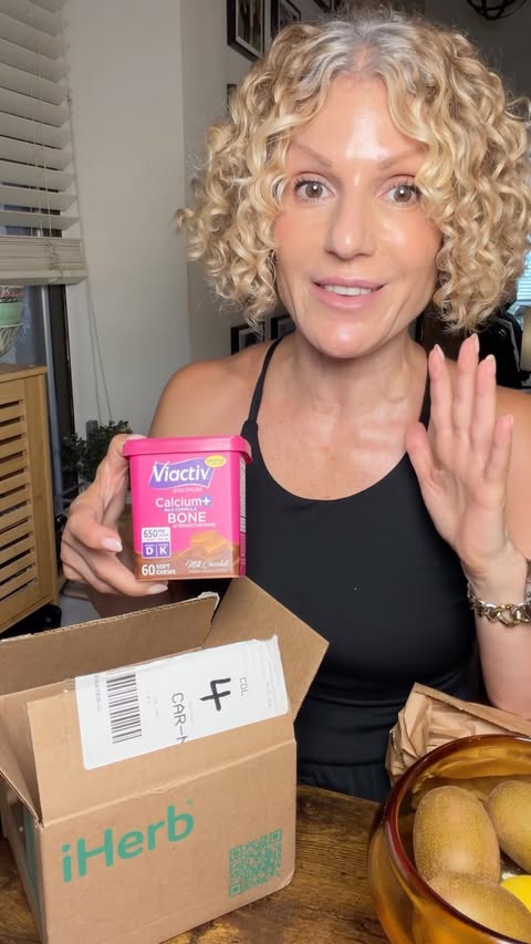 Instagram post by @lisatandthecity for iHerb. Caption reads: [...] which is why I like knowing that @iherb....
