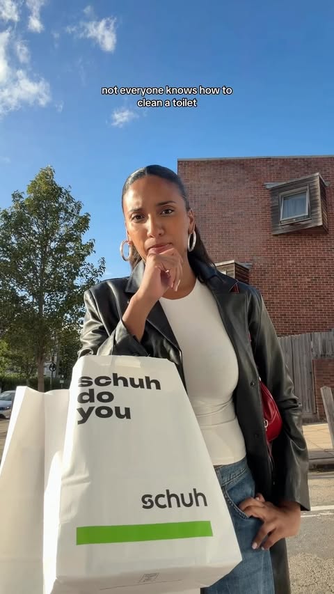Instagram post by @shelenzamora for schuh. Caption reads: STUDENTS, YOU’RE WELCOME 🤗💖👠👩‍🏫 @schuh #schuh....