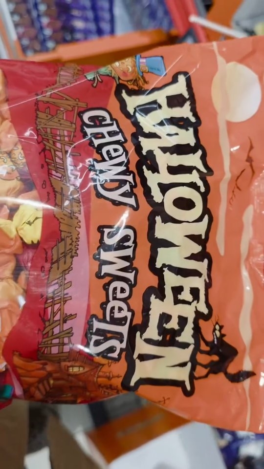 Instagram post by @madogasteratou for Lidl Hellas. Caption reads: 👻 “LIDL bit spooky... LIDL bit fabulous!”
Τα....