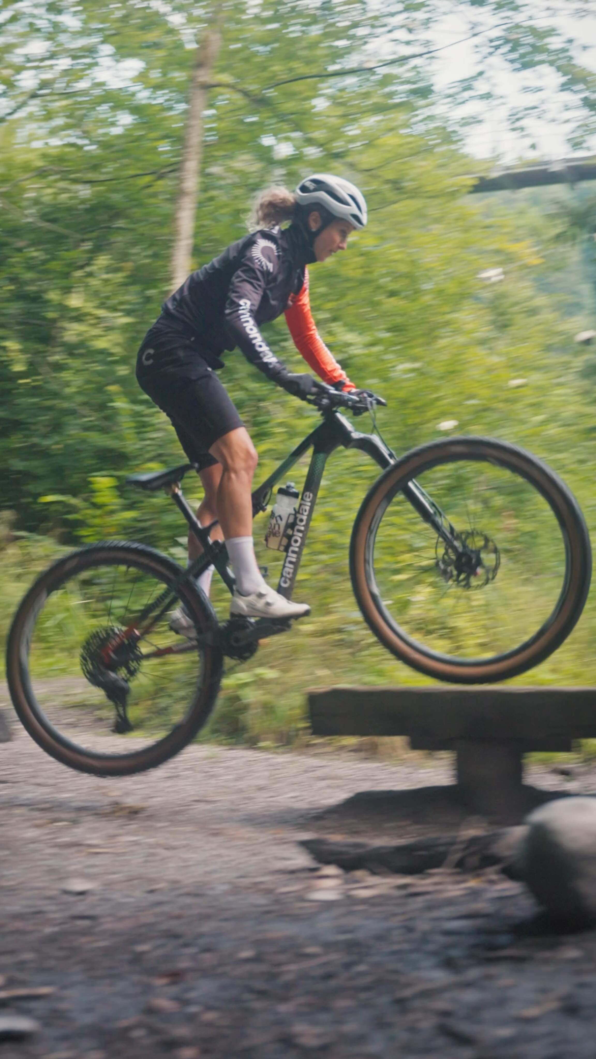 Instagram post by @jolandaneff for Roland Schweiz. Caption reads: 🐇 One, two, Bunnyhop! Bewegst du dich auch so....