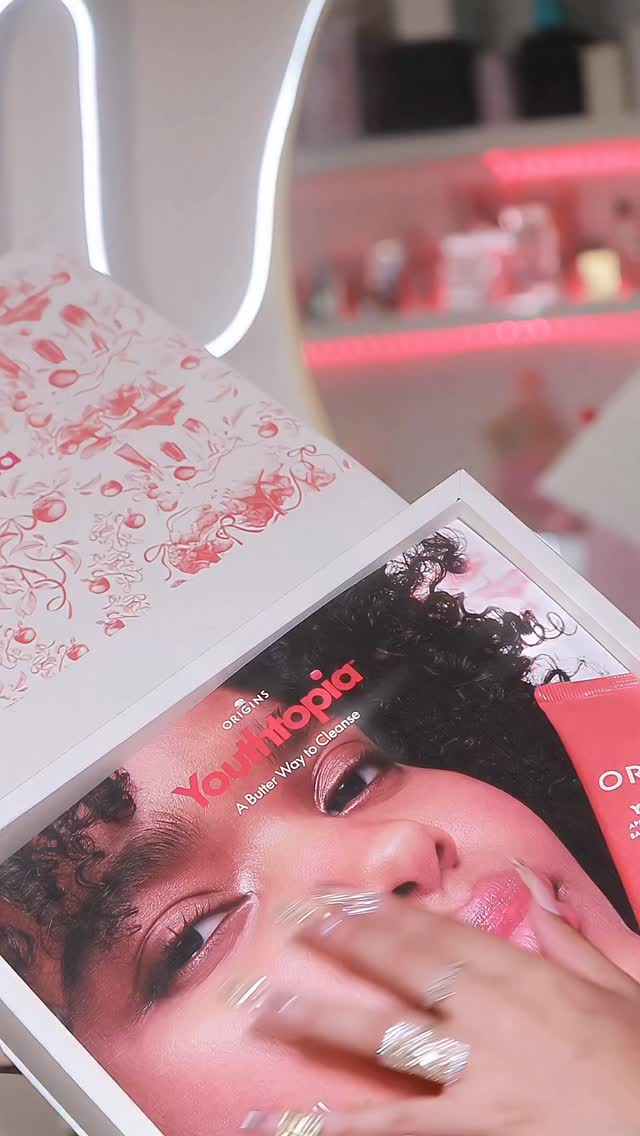 Instagram post by @makeupglamlu for Origins. Caption reads: Skin is in its apple era 🍎✨
The @origins....