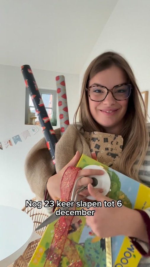 Instagram post by @juf.mevin for bol lifestyle. Caption reads: Advertentie - Speelgoedtips voor Sinterklaas 🎁 en....