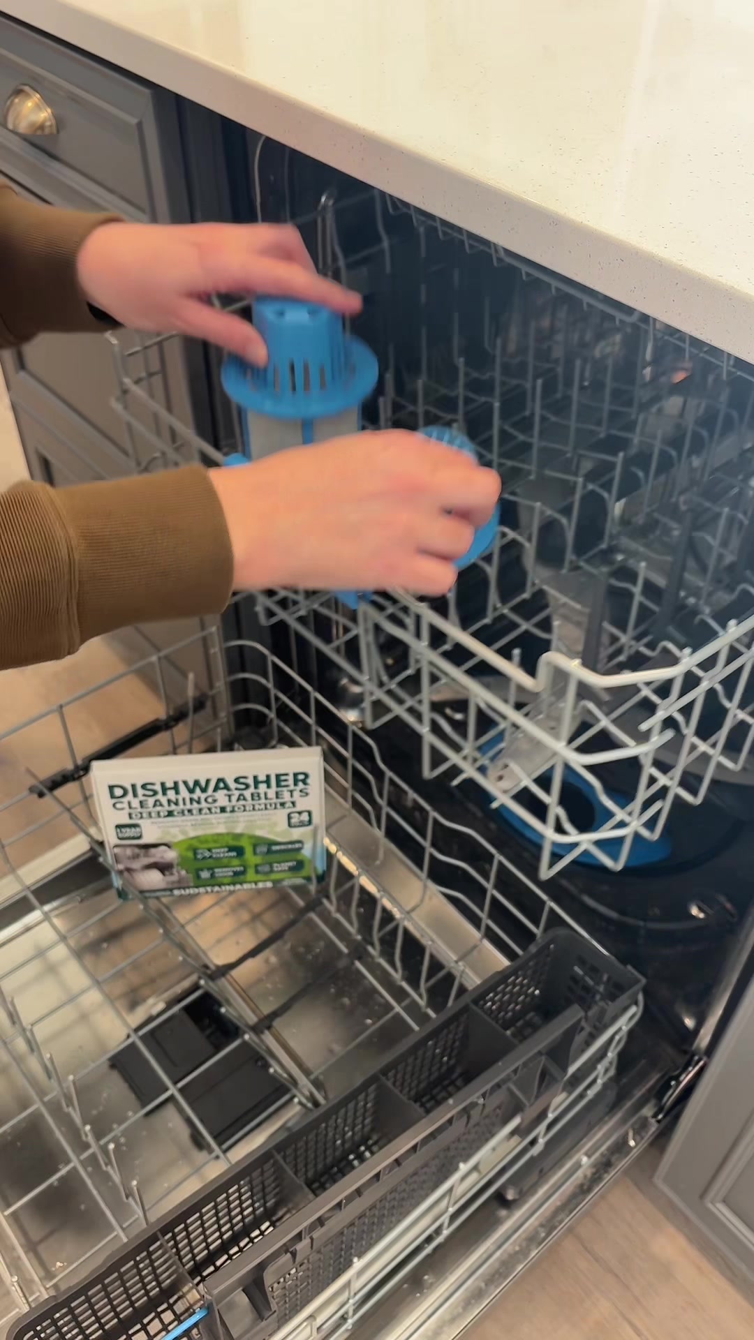 TikTok post by @nataliemommakingendsmeet for Sudstainables. Caption reads: [...] #homemaintenance #deepclean @Sudstainables.