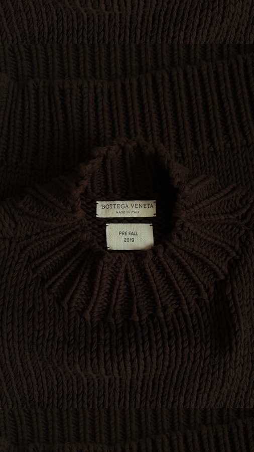 Instagram post by @alyssa.lenore for thredUP. Caption reads: Sharing my faves from @ThredUp! So many solid....