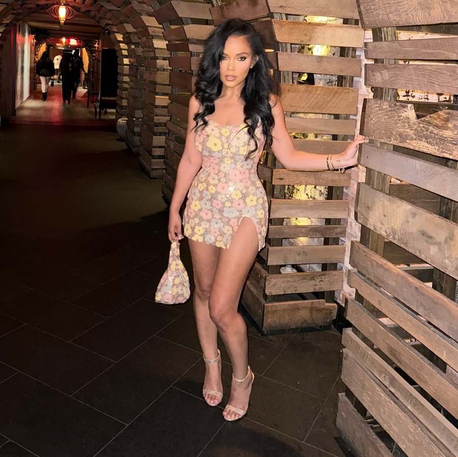 Instagram post by @nicholelynel for SorelleUK. Caption reads: 💕🥂 itty bitty pretty in the city.