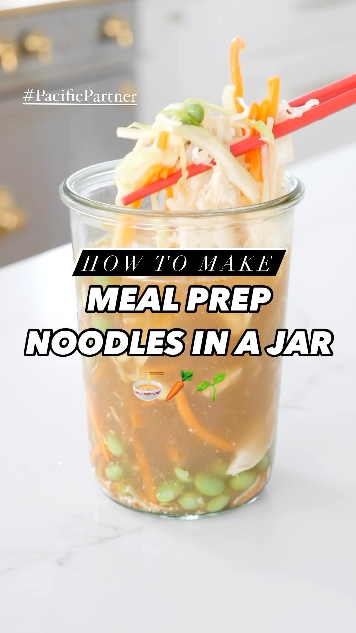 Instagram post by @nutritionbymia for Pacific Foods. Caption reads: Here’s how to make meal prep mason jar instant....