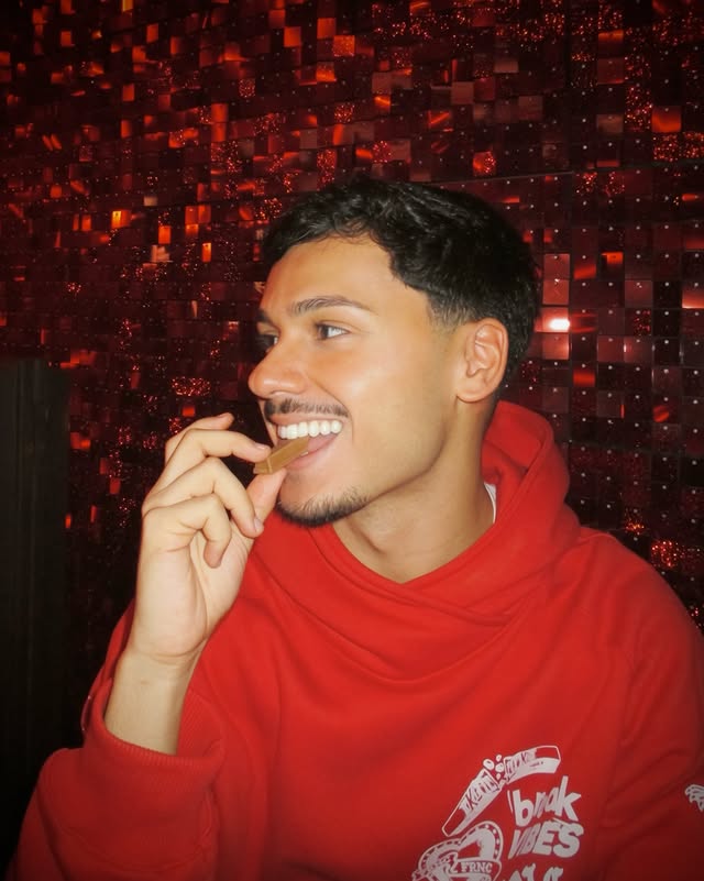 Instagram post by @caioandrelo for KITKAT. Caption reads: Have a break, have a KitKat! ❤️ @kitkatbrasil....