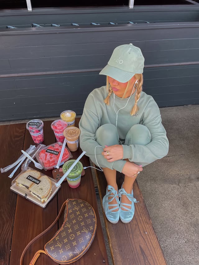 Instagram post by @barbarakristoffersen for PUMA Sportstyle. Caption reads: advertisement @puma @pumasportstyle - fave LA....