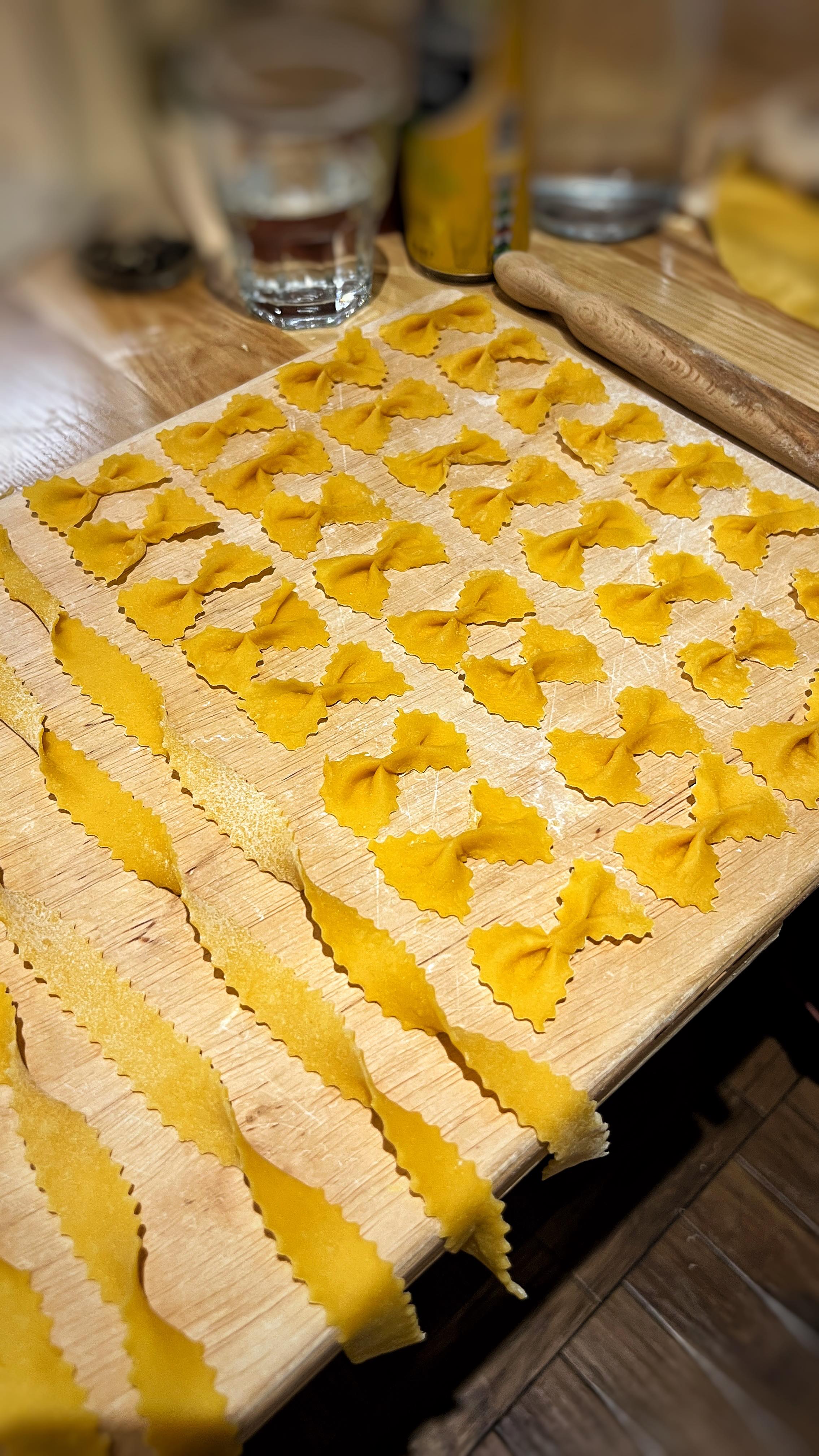 Instagram post by @thepetitefoodiee for Pasta Evangelists. Caption reads: Have you made pasta from scratch before? 🇮🇹 

I....