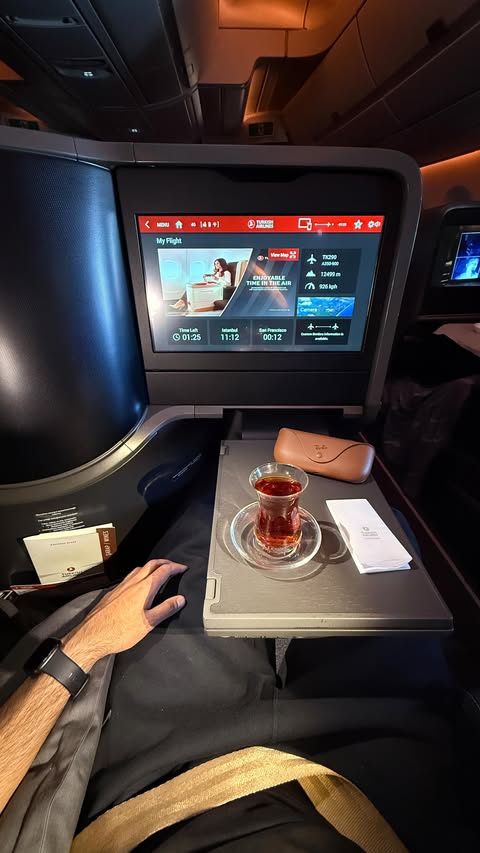 Instagram post by @tootripsy for Turkish Airlines. Caption reads: #ad Discovering San Francisco with the ultimate....