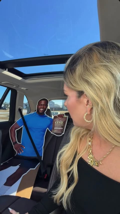 Instagram post by @claudiaravioli for VitaHustle. Caption reads: [...] better time than now to level up with....